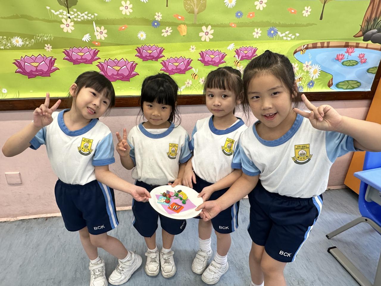 我們的「素食大拼盤」完成了!