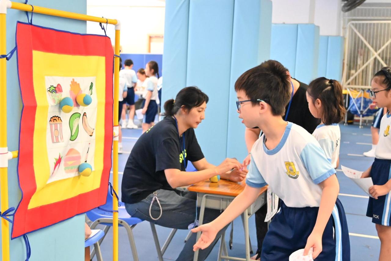 透過級際問答比賽及攤位遊戲，讓學生從遊戲中鞏固所學，提升學習興趣